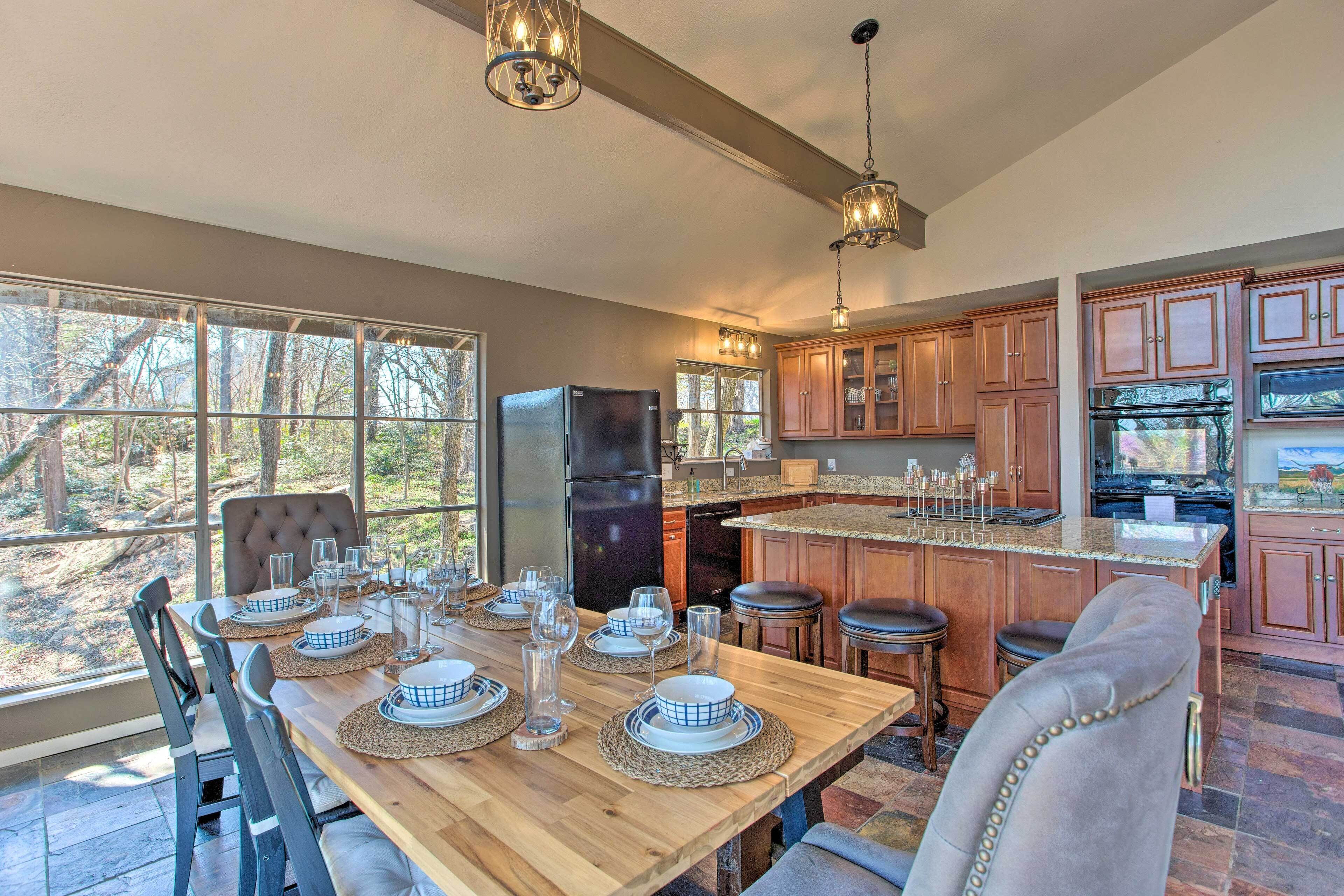 Pottsboro Home < Half-mi to Lake Texoma!