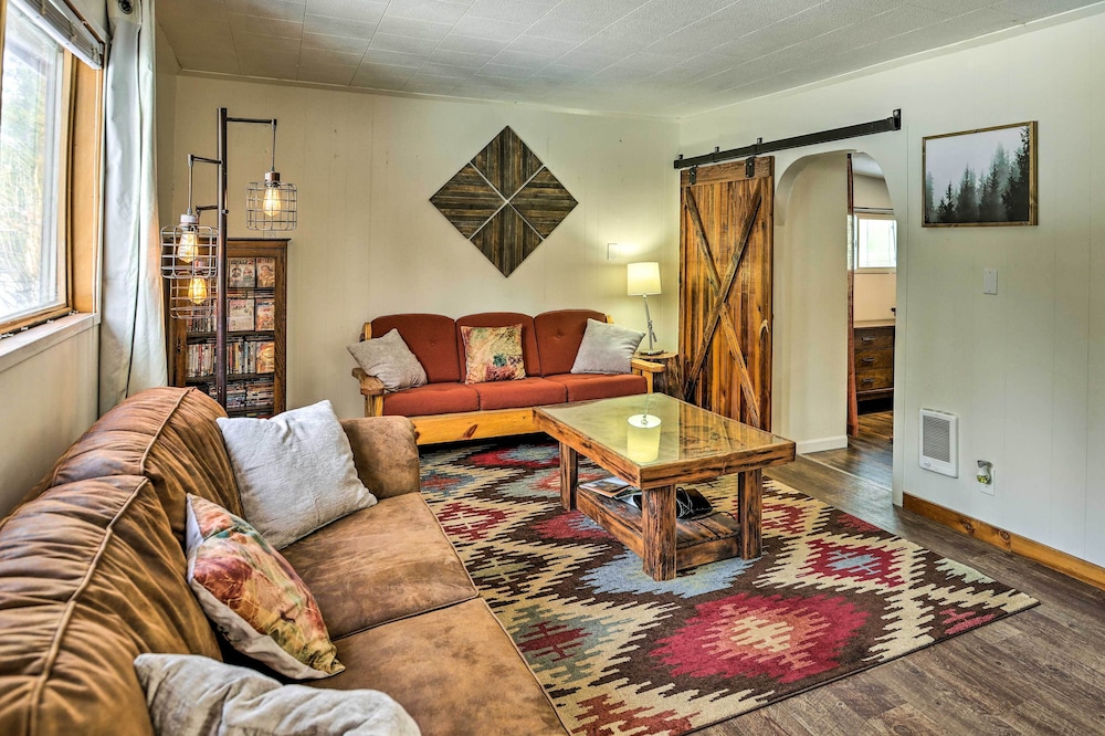 Private La Pine Cabin Rental: 30 Mi to Bend!