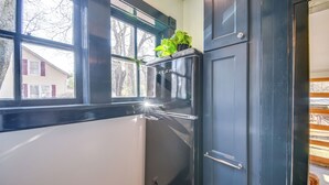 House (2 Bedrooms) | Interior - Radiant Gloucester House w/ Private Porch! (Gloucester)