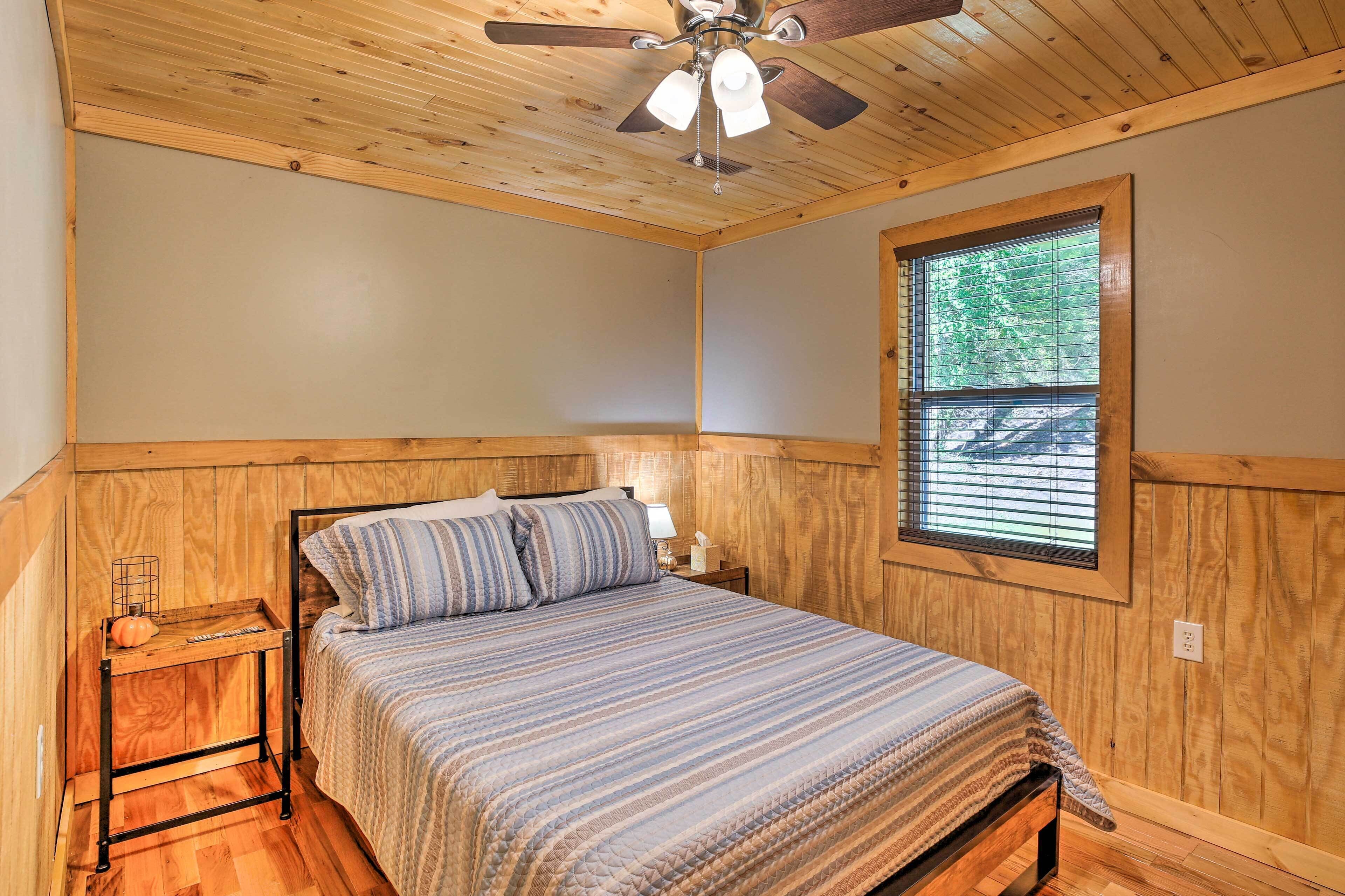 House (2 Bedrooms) | Interior