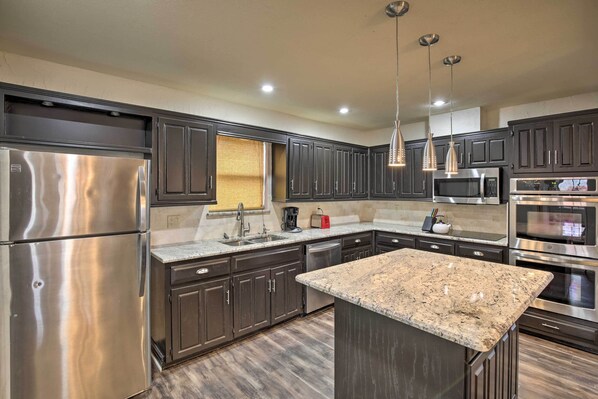 House (5 Bedrooms) | Interior - Private Pool & Hot Tub: Richardson Family Retreat! (Richardson)