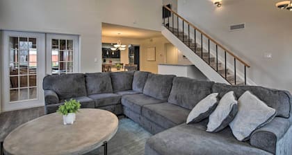 Game Room & Private Pool: Richardson Retreat