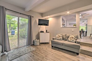 House (3 Bedrooms) | Interior - Vacation Rental In-between Houghton & Higgins Lake (Roscommon)