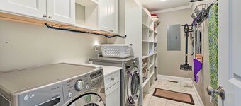 Ranch-style Home 7 Mi to Downtown Greensboro!