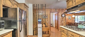 Riverfront Home Near Yosemite National Park!