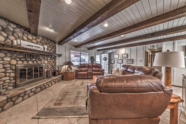 Interior - Ruidoso Vacation Rental House w/ Deck & Chiminea! (Ruidoso)