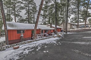 Interior - Ruidoso Vacation Rental House w/ Deck & Chiminea! (Ruidoso)