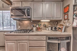House (3 Bedrooms) | Interior - Ruidoso Vacation Rental House w/ Deck & Chiminea! (Ruidoso)