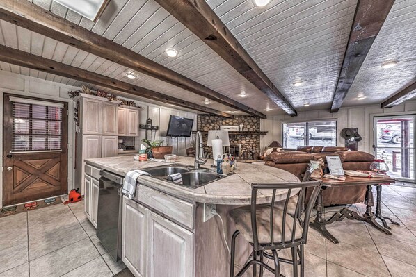 House (3 Bedrooms) | Interior - Ruidoso Vacation Rental House w/ Deck & Chiminea! (Ruidoso)