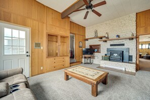 House (3 Bedrooms) | Interior - Rustic Lake Buchanan Hideaway w/ Game Room & Grill (Tow)
