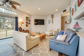 House (3 Bedrooms) | Interior - Rustic Lake Buchanan Hideaway w/ Game Room & Grill (Tow)