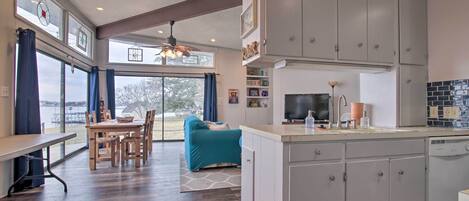 المنشأة من الداخل