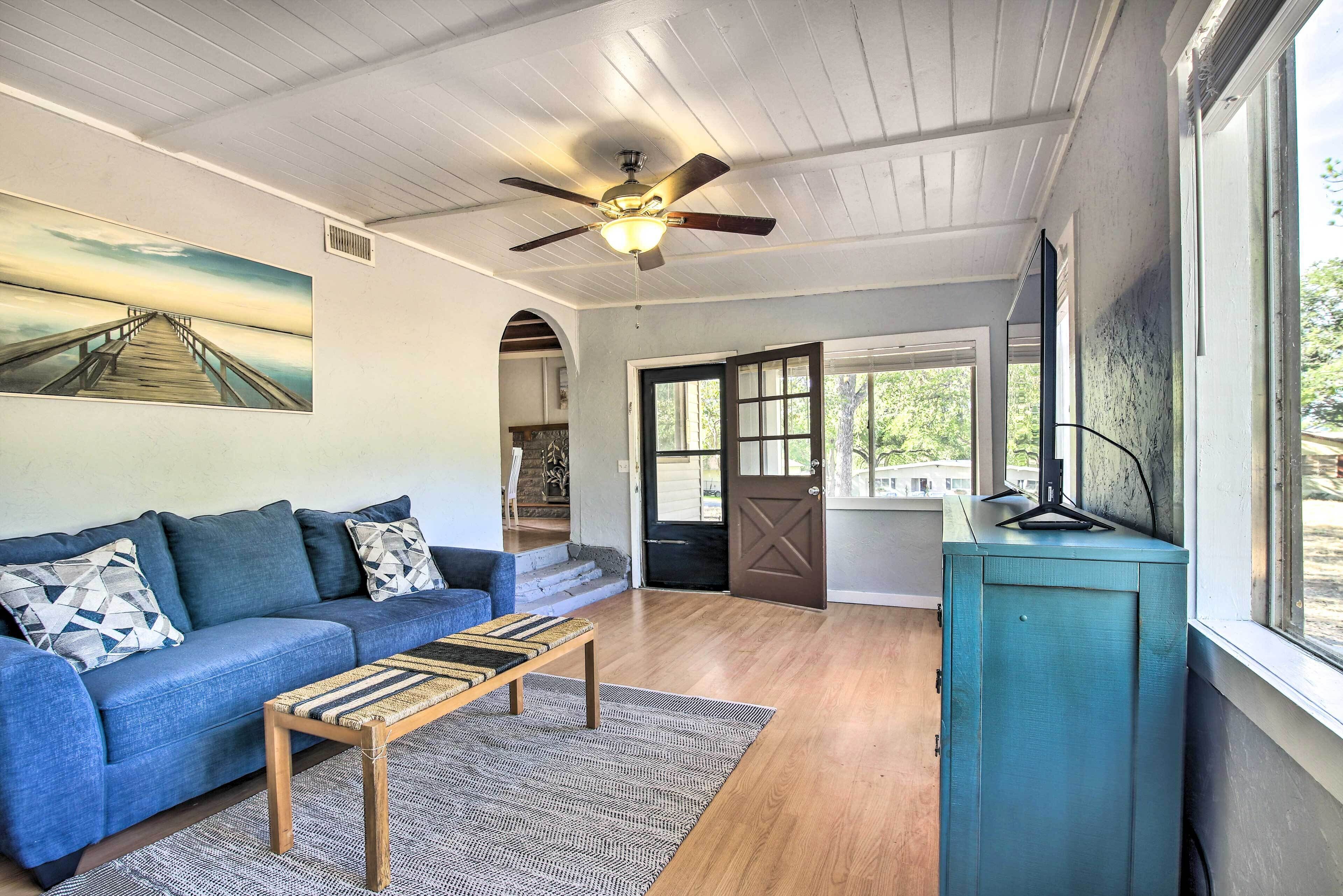 Relaxing Granite Shoals Home, Walk to Lake