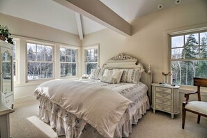 4 bedrooms, iron/ironing board, bed sheets