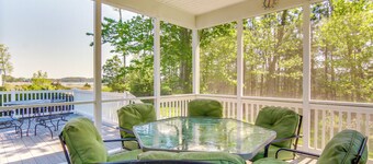 4 Mi to Fenwick Island: Home w/ Pool Access & Deck