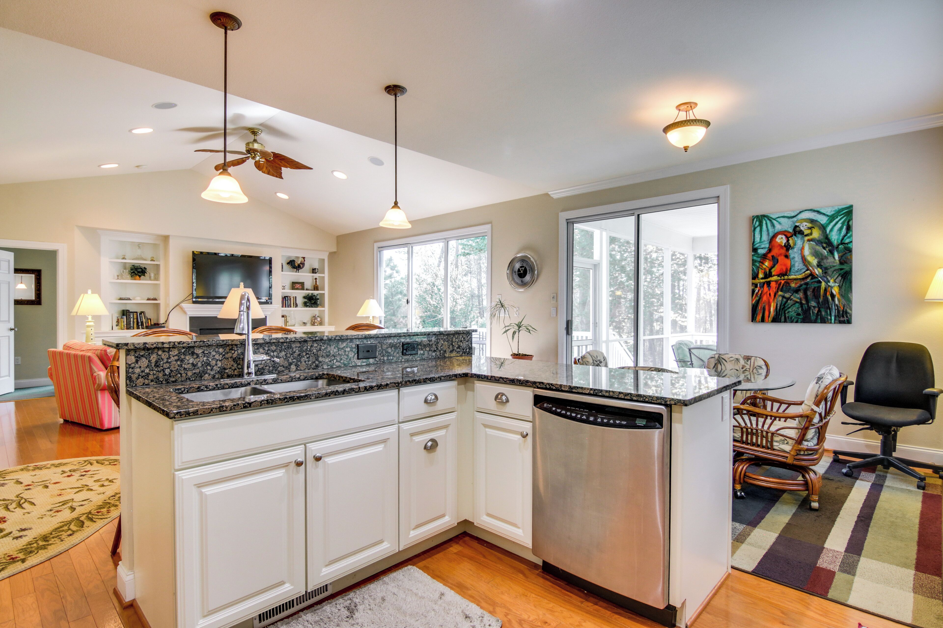 المنشأة من الداخل