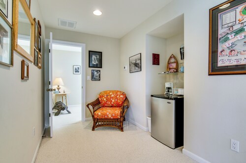 4 Mi to Fenwick Island: Home w/ Pool Access & Deck