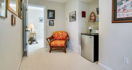 4 Mi to Fenwick Island: Home w/ Pool Access & Deck