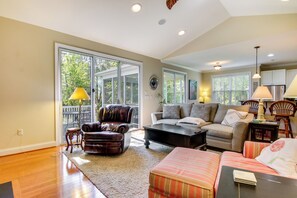 Interior - 4 Mi to Fenwick Island: Home w/ Pool Access & Deck (Selbyville)