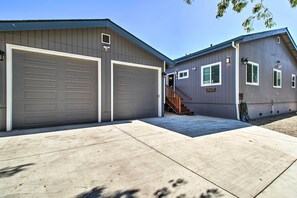 House (3 Bedrooms) | Interior - Spacious Lakeport House on Clear Lake w/ Dock (Lakeport)