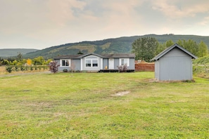 Interior - Serene Sequim Retreat w/ Deck: Pets Welcome! (Sequim)