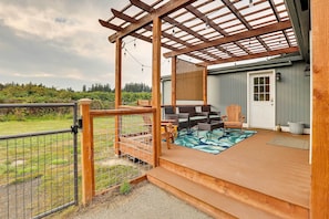 Interior - Serene Sequim Retreat w/ Deck: Pets Welcome! (Sequim)