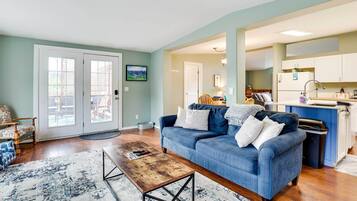 House (3 Bedrooms) | Interior