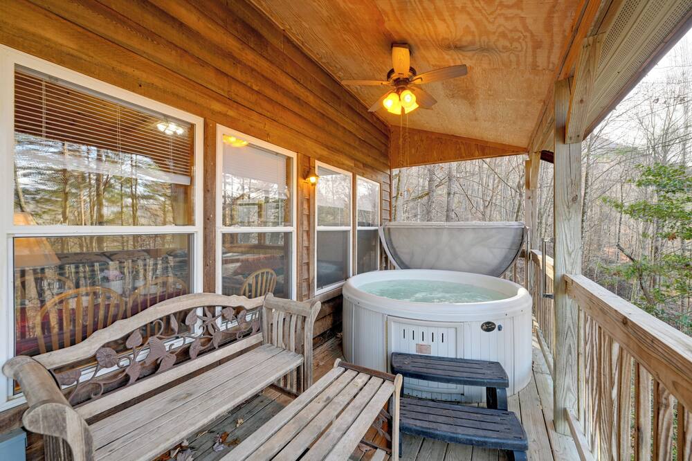 Pet-friendly Smoky Mountain Cabin: Hunt & Fish! - Almond