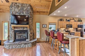 House (4 Bedrooms) | Interior - Spacious Lead Getaway w/ Private Hot Tub & Deck! (Lead)