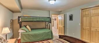 Spacious Lead Getaway w/ Private Hot Tub & Deck!