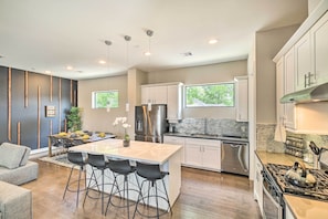 Interior - Stylish Houston Townhome ~ 3 Mi to Downtown! (Houston)