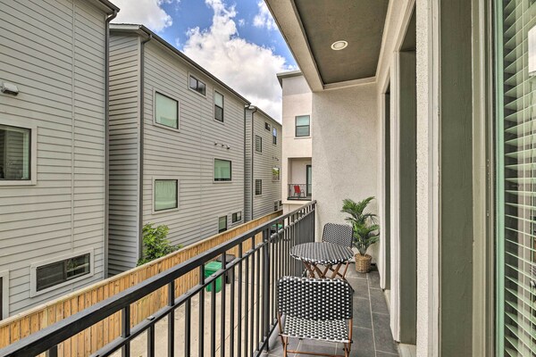 Stylish Houston Townhome ~ 3 Mi To Downtown! - Minute Maid Park Houston