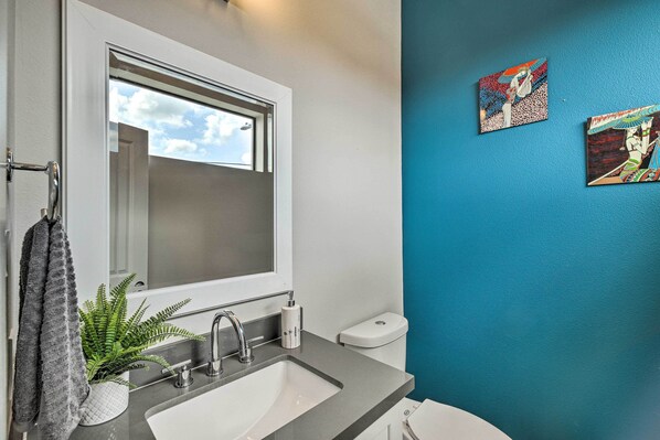 Apartment (3 Bedrooms) | Interior - Stylish Houston Townhome ~ 3 Mi to Downtown! (Houston)