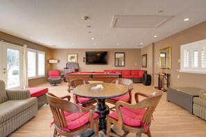 Interior - 15 Mi to University of Memphis: Getaway w/ Games (Southaven)