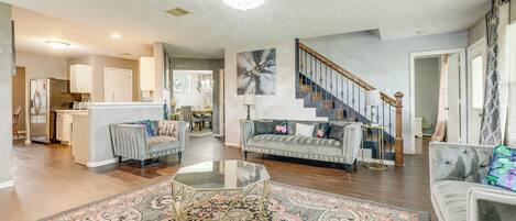 House (5 Bedrooms) | Front of property