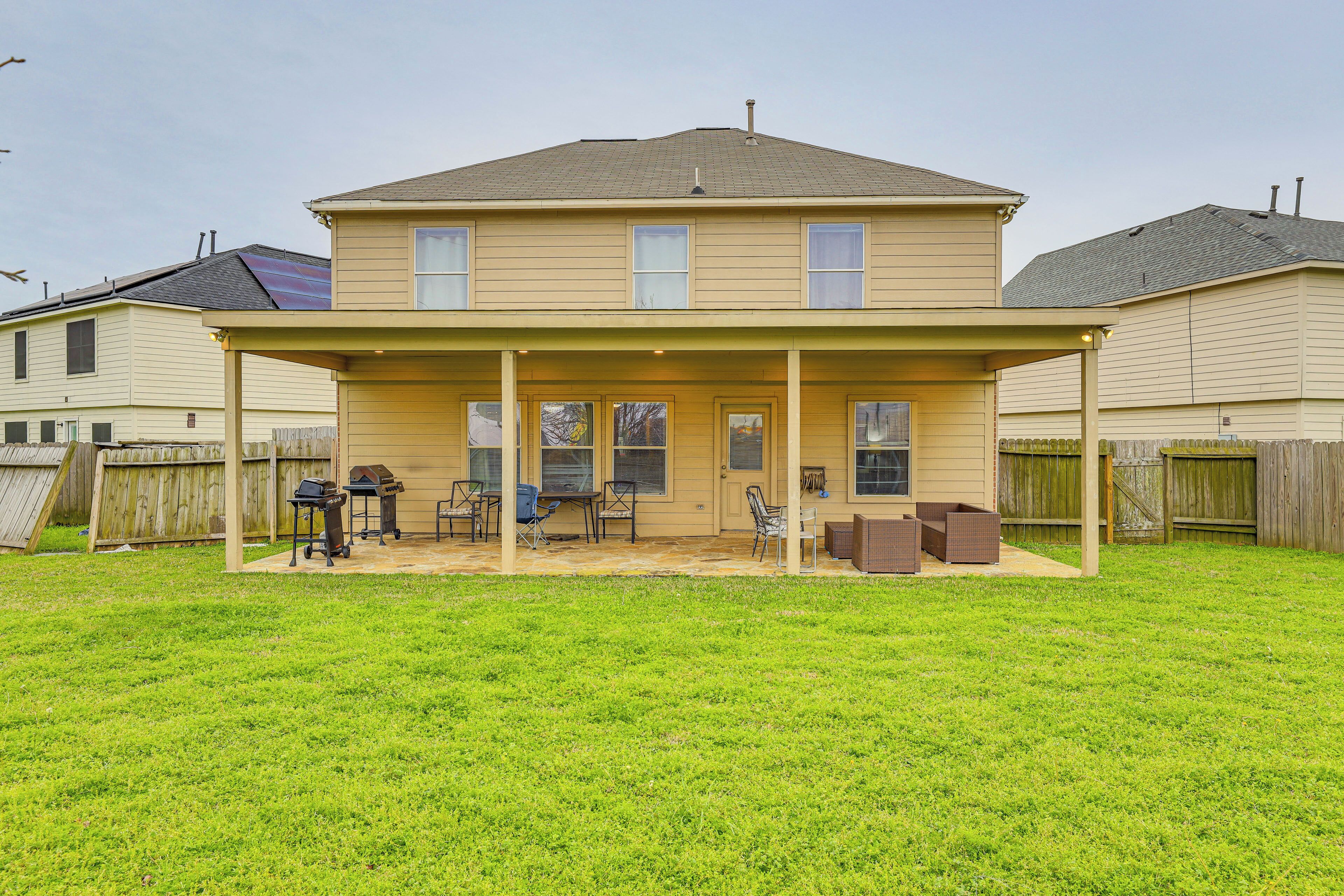 House (5 Bedrooms) | Interior