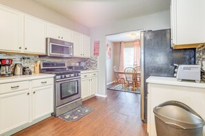 House (5 Bedrooms) | Interior