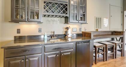 Stunning Wintergreen Resort Home: Ski & Golf!