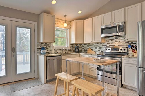 Urbanna Cottage w/ Private Yard & Water Views