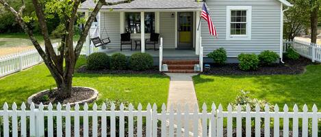 Cottage (3 Bedrooms) | Front of property
