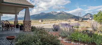 'the Fishing House' Buena Vista Home w/ Mtn Views!