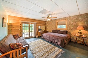 Apartment (2 Bedrooms) | Interior - Rustic Keosauqua Gem: Fire Pit & Lake Sugema Views (Keosauqua)