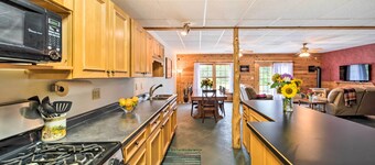 Rustic Keosauqua Gem: Fire Pit & Lake Sugema Views