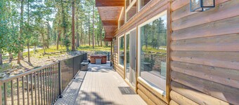 Stylish, Serene Angel Fire Cabin w/ Hot Tub!