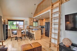 House (2 Bedrooms) | Interior