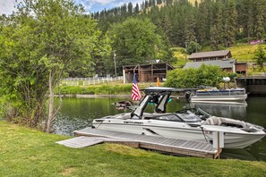 House (2 Bedrooms) | Interior - Waterfront Cabin w/ 2 Boat Docks & Mtn Views! (St. Maries)