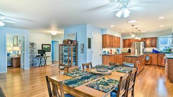 House (3 Bedrooms) | Interior