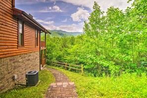 Interior - Gatlinburg Cabin w/ Home Theater & Hot Tub! (Gatlinburg)