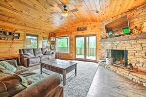Interior - Gatlinburg Cabin w/ Home Theater & Hot Tub! (Gatlinburg)