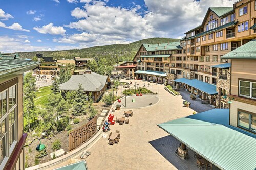 Winter Park Condo w/ Mountain Views + Hot Tub